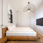 Hans Benkner - Premium In Old Town Aparthotel