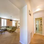 Hans Benkner - Premium In Old Town 3*