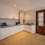 Aparthotel Hans Benkner - Premium In Old Town Brasov