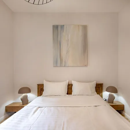 Hans Benkner - Premium In Old Town Brasov