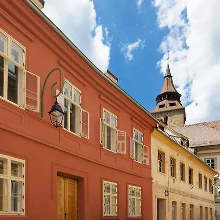 Hans Benkner - Premium In Old Town Aparthotel Brasov