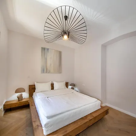 Aparthotel Hans Benkner - Premium In Old Town Brașov