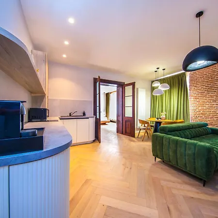 Hans Benkner - Premium In Old Town