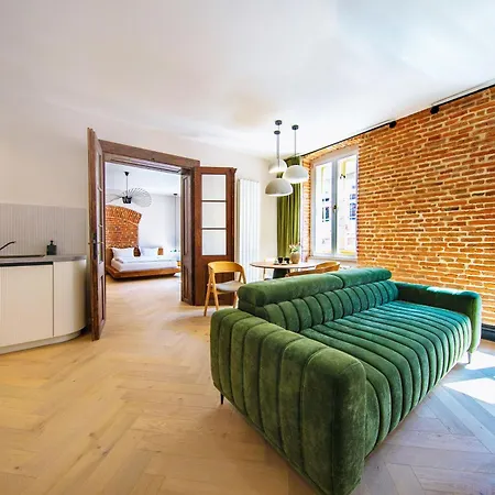 Hans Benkner - Premium In Old Town Aparthotel
