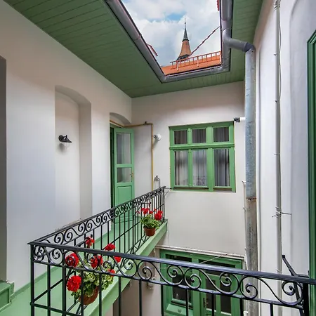 Hans Benkner - Premium In Old Town Aparthotel 3*