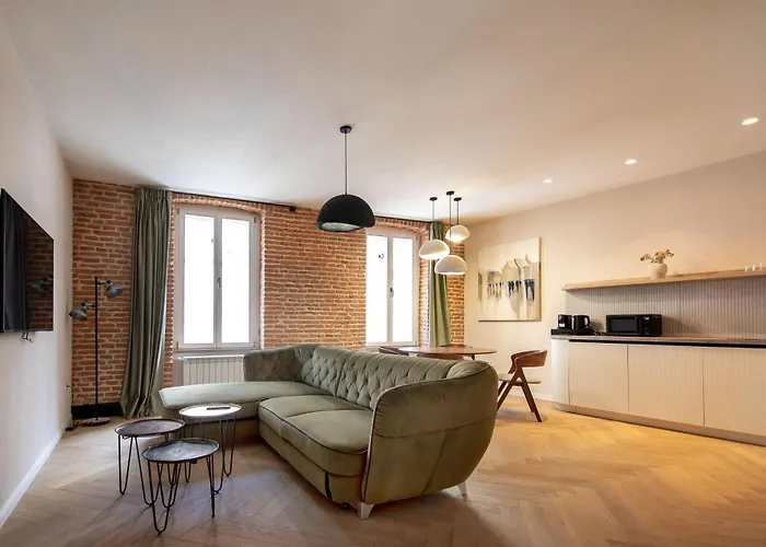 Hans Benkner - Premium In Old Town 3*