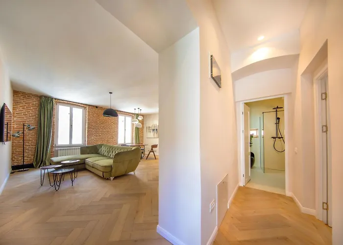 Hans Benkner - Premium In Old Town 3*