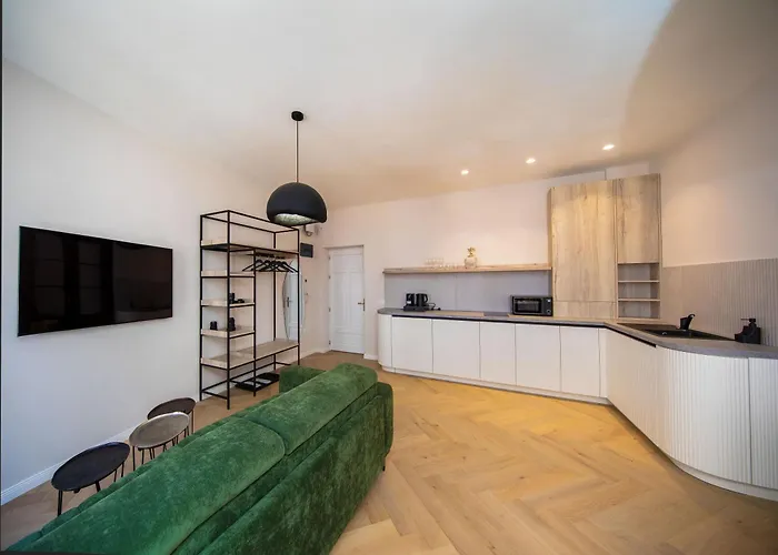 Aparthotel Hans Benkner - Premium In Old Town Brasov