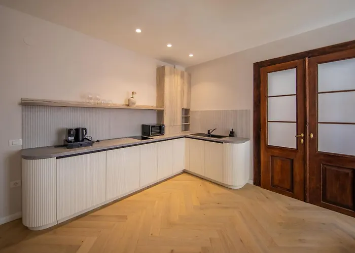 Aparthotel Hans Benkner - Premium In Old Town Brasov